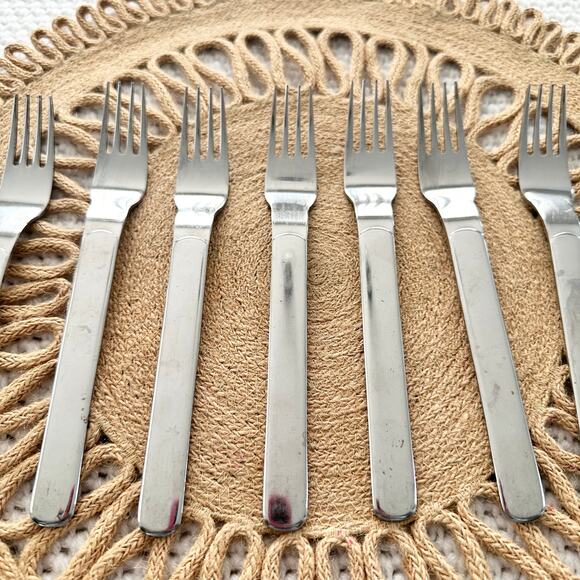 Reed & Barton Middleburg Marlborough Stainless Steel Dinner Forks Set of 8 China - Picture 2 of 3